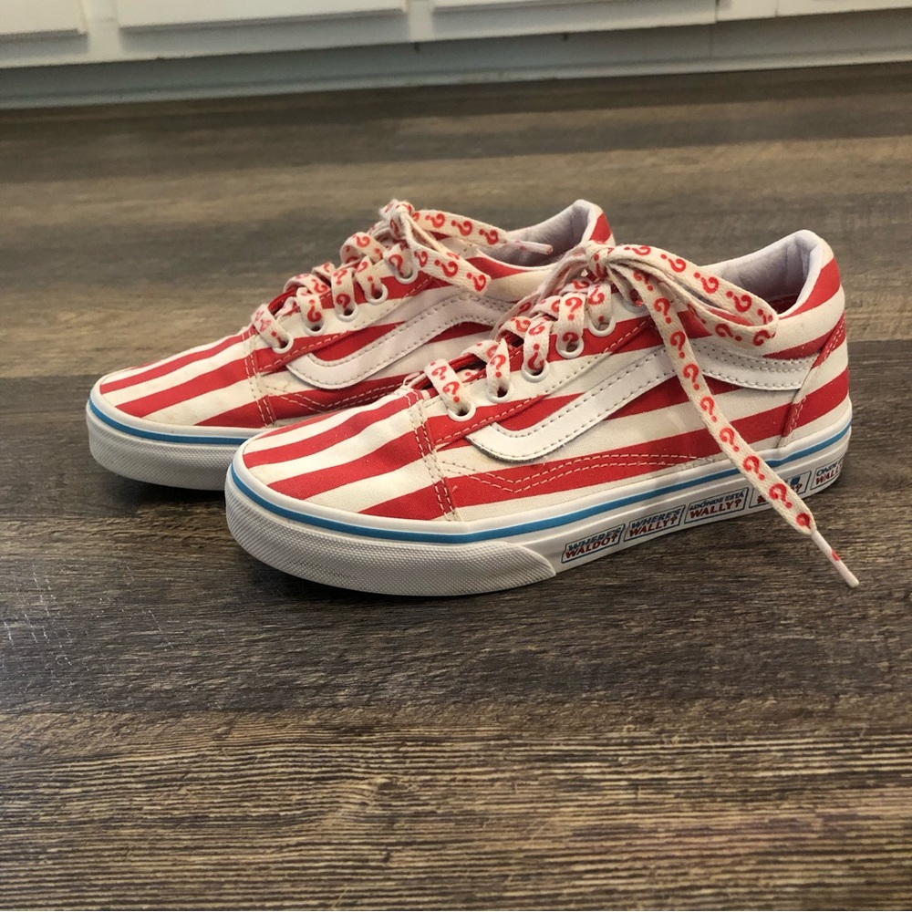 “Where’s Waldo” Striped Old Skool Vans EUC size 2.5 kids